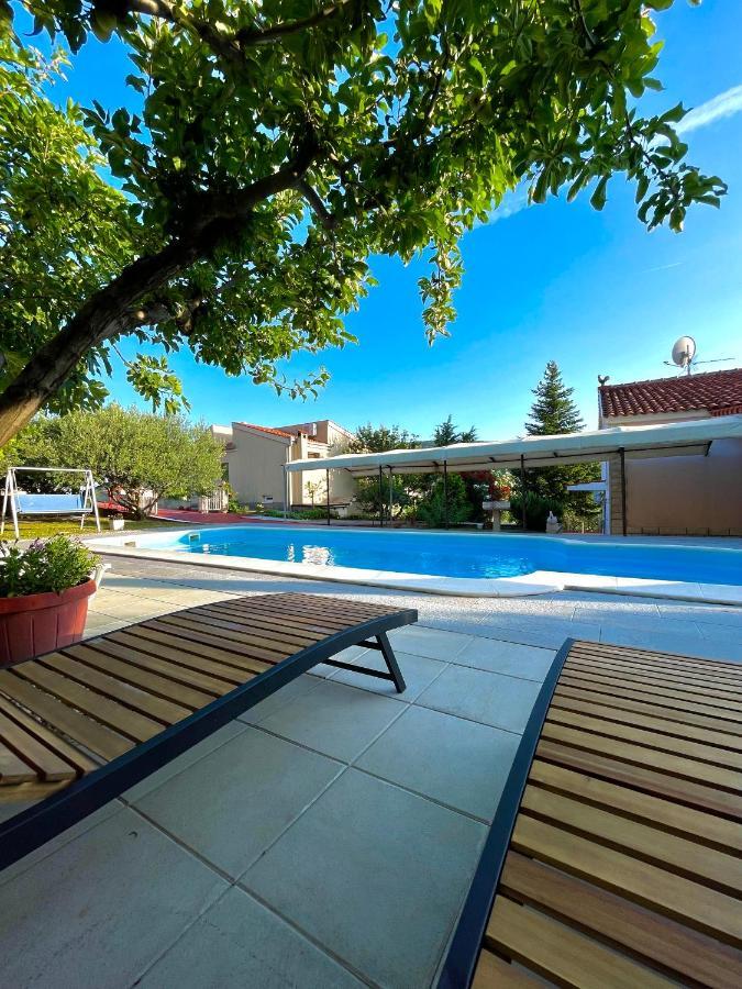 Ema Villa